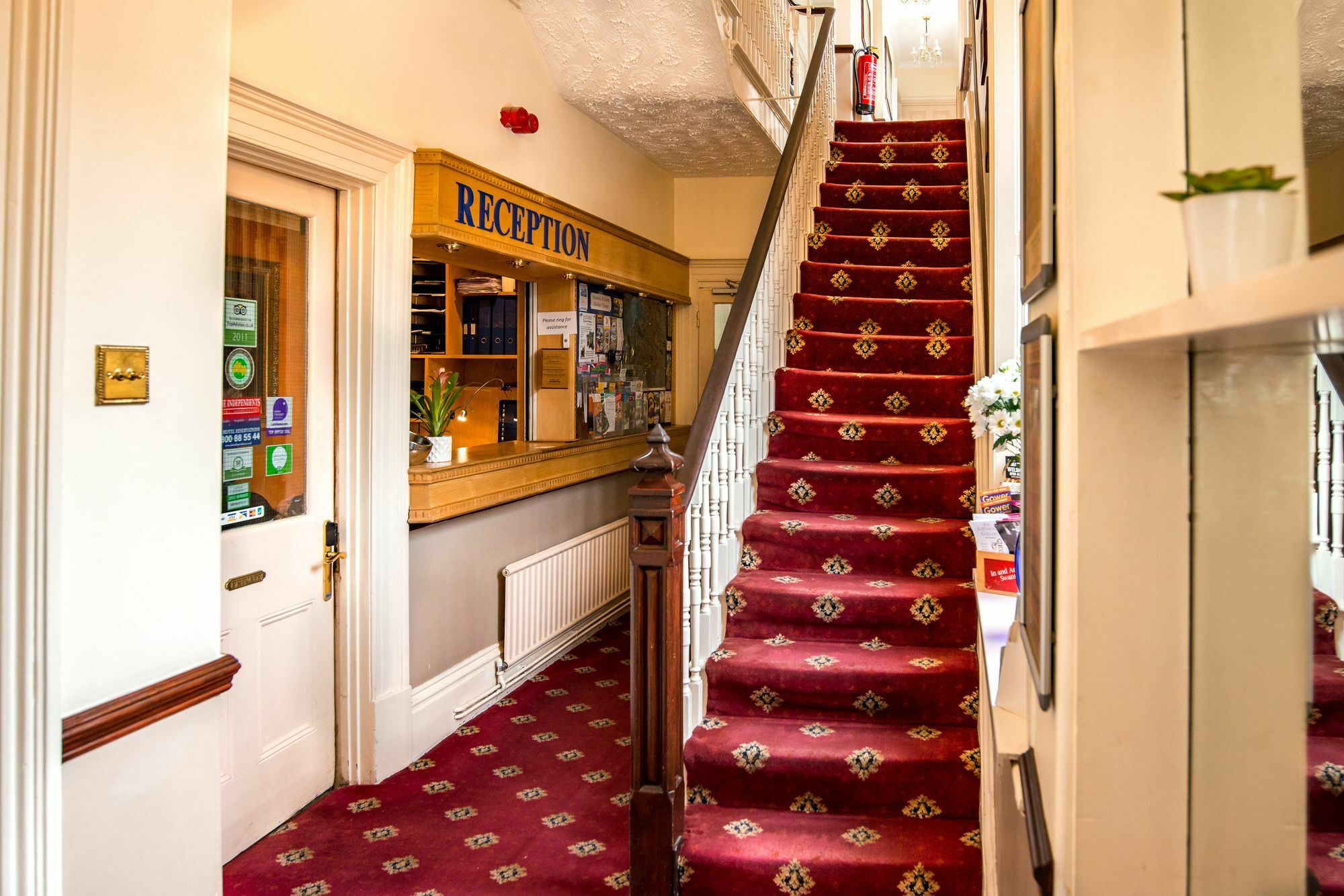 The White House By Bodacious! Swansea Exterior photo